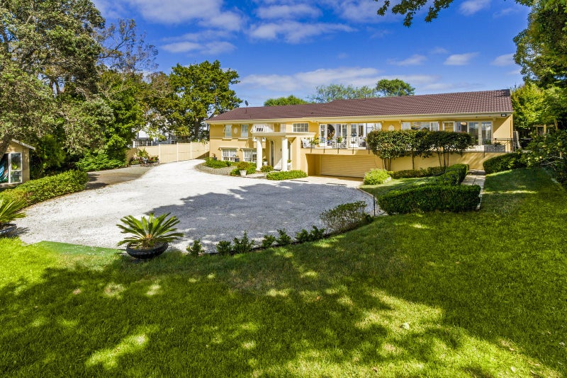 40 Shakespeare Road, Milford, Auckland - Carousel 1