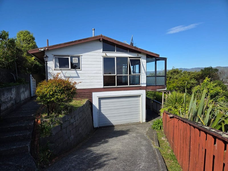 3 Chestnut Grove, Maungaraki, Lower Hutt - Carousel 2