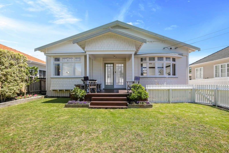 6 Moata Road, One Tree Hill, Auckland - Carousel 1