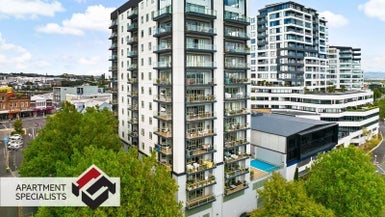 8A Howe Street, Howick, Auckland - Carousel 1