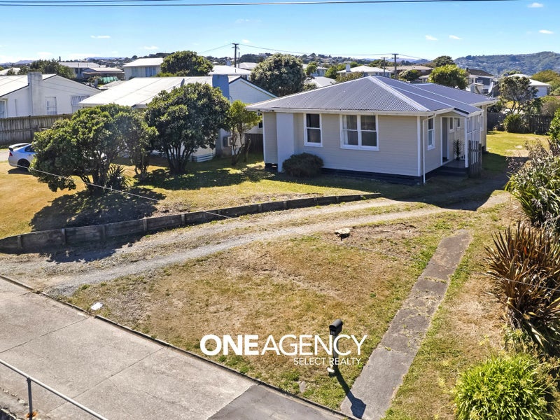 95 Te Pene Avenue, Titahi Bay, Porirua - Carousel 1