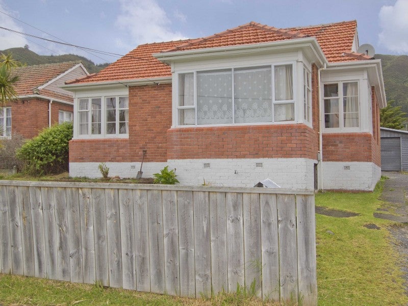 162 Waddington Drive, Naenae, Lower Hutt - Carousel 1