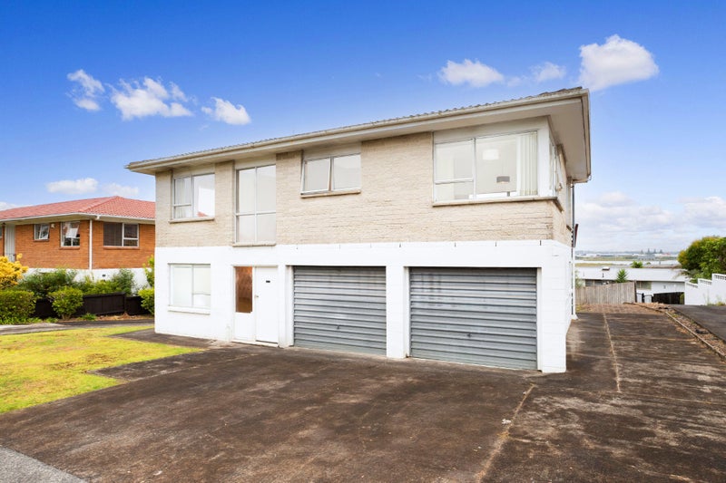 10 Maryland Street, Point Chevalier, Auckland - Carousel 1