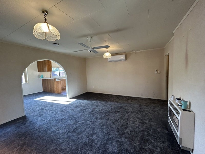 12 Cargill Grove, Kelvin Grove, Palmerston North - Carousel 2