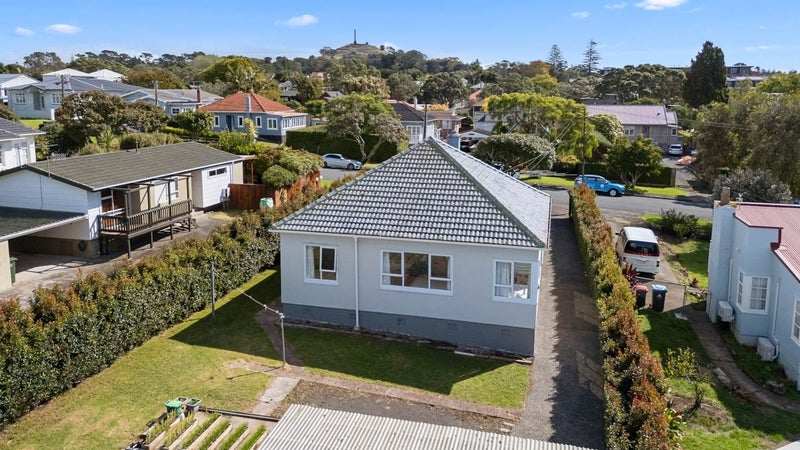 13 Kawau Road, Greenlane, Auckland - Carousel 1