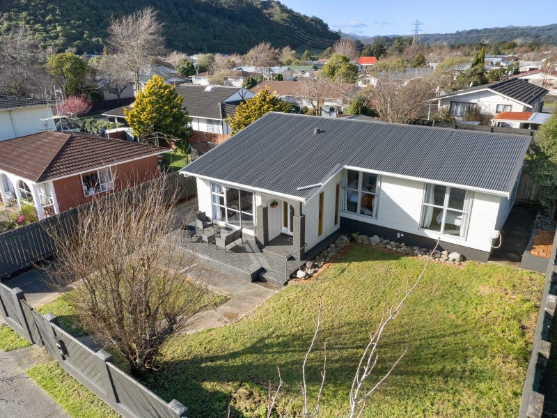 3 Crystal Grove, Birchville, Upper Hutt - Carousel 2