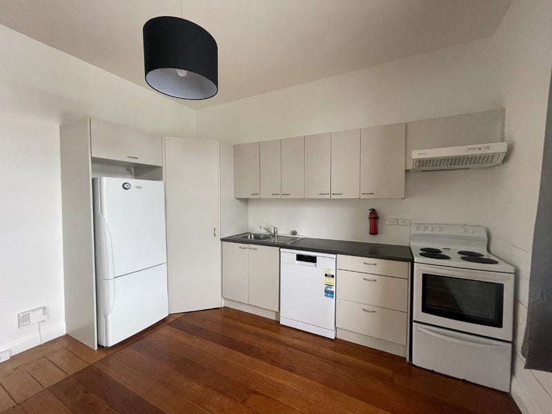 107 Tasman Street, Mount Cook, Wellington - Carousel 2