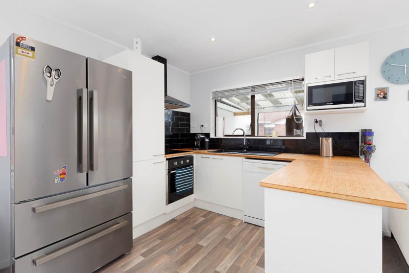 2/3 Seaward Place, Wattle Downs, Auckland - Carousel 2