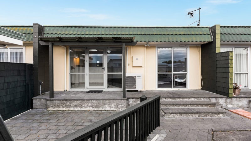 25 Liverpool Crescent, Tamatea, Napier - Carousel 1