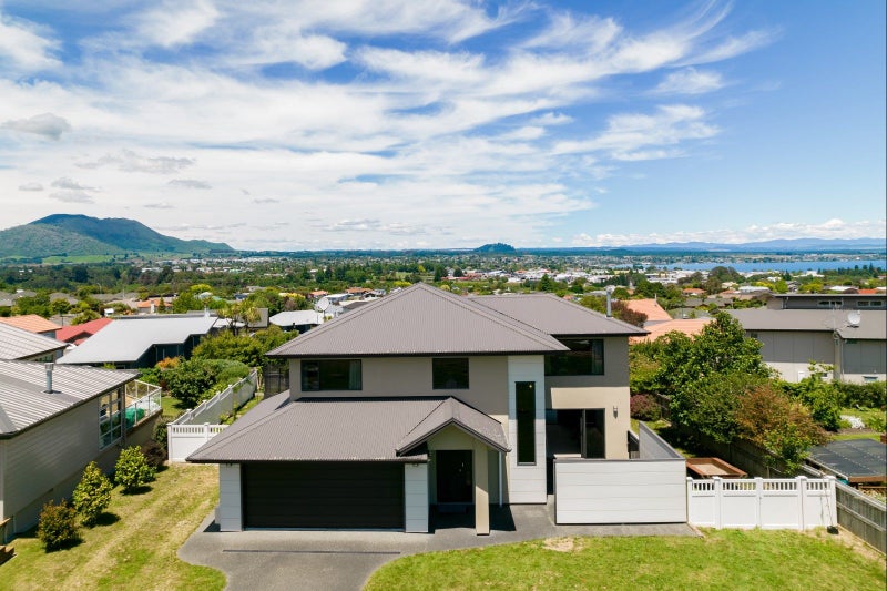 11 Acacia Bay Road, Nukuhau, Taupo - Carousel 1