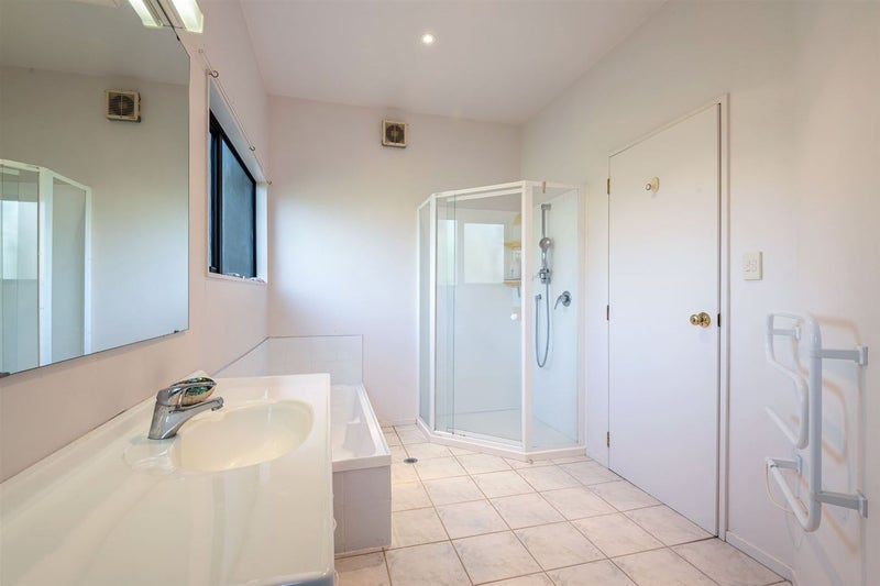 9 Dalmeny Close, Murrays Bay, Auckland - Carousel 18