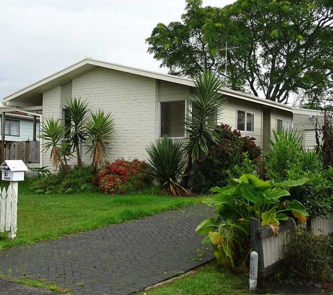 32 Hibiscus Avenue, Hamilton Lake, Hamilton - Carousel 1