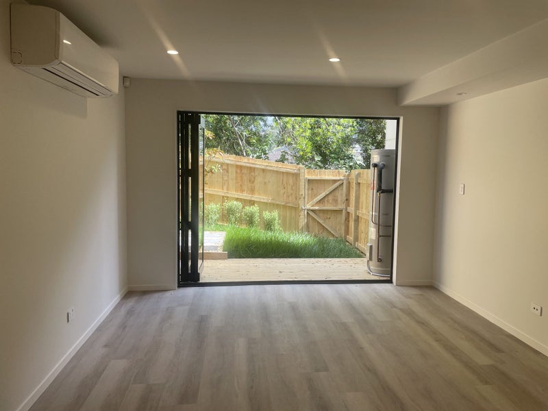 6C Aralia Road, Sunnynook, Auckland - Carousel 2