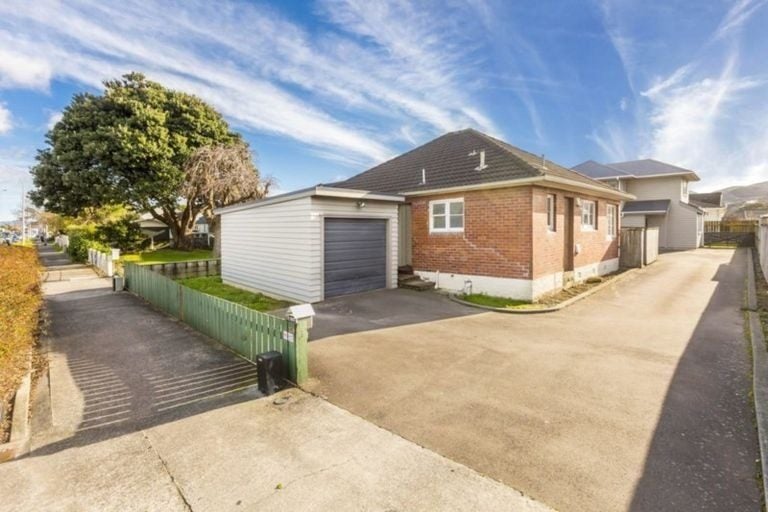 869A High Street, Boulcott, Lower Hutt - Carousel 1