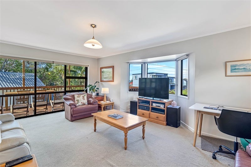 1 Wyoming Avenue, Murrays Bay, Auckland - Carousel 2