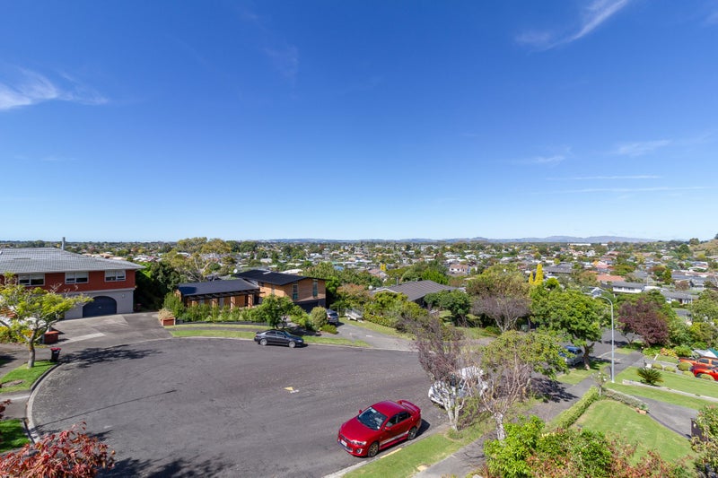 13 Ewan Place, Taradale, Napier - Carousel 1