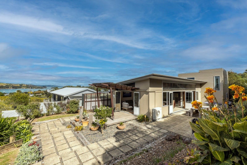 133 Wilma Road, Surfdale, Waiheke Island - Carousel 1