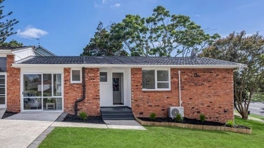 2 Portadown Avenue, Pakuranga Heights, Auckland - Carousel 1