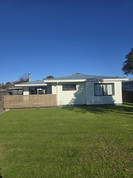 25 State Highway 30, Te Teko, Whakatane - Carousel 1