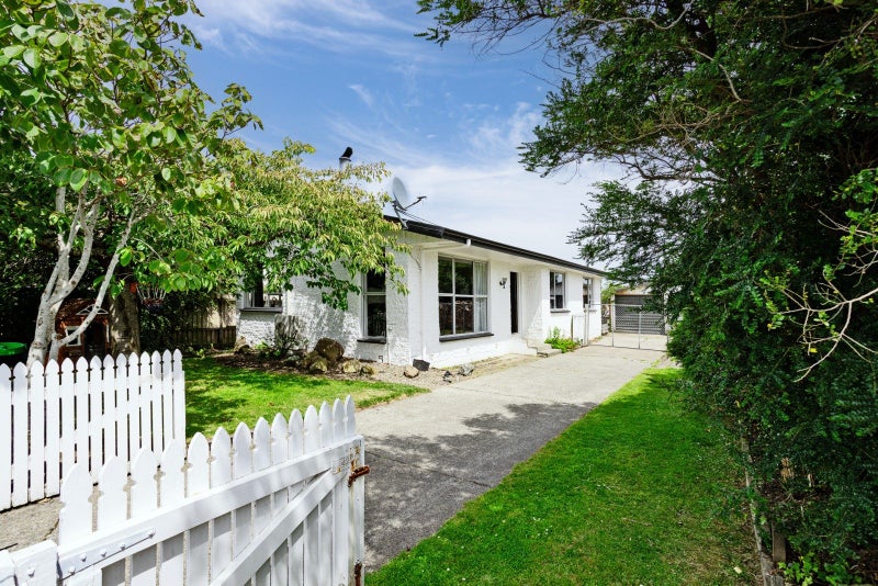 122 Cunningham Crescent, Grasmere, Invercargill - Carousel 1