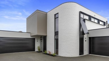 2/93 Hills Road, Edgeware, Christchurch - Carousel 1