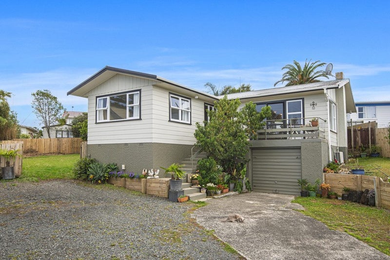 7 Leonard Place, Onerahi, Whangarei - Carousel 1
