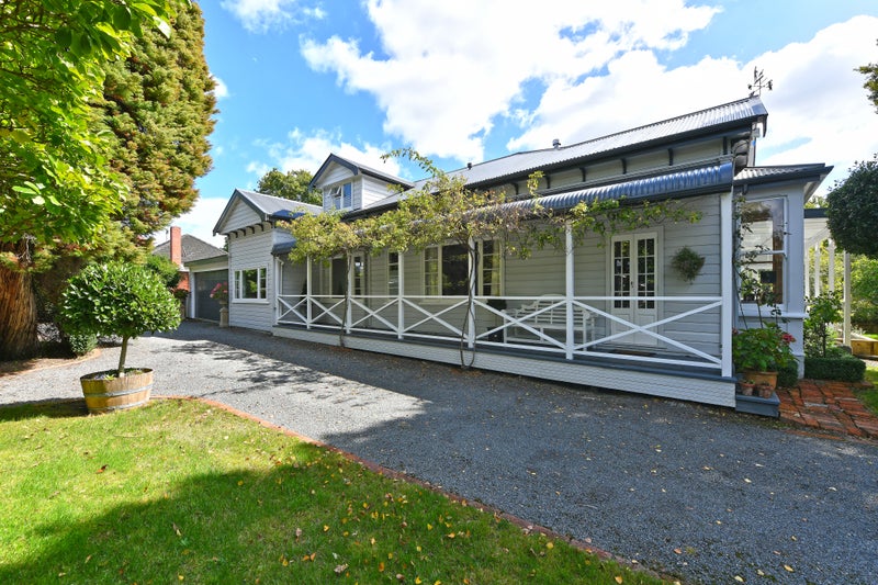 2 Barton Road, Heretaunga, Upper Hutt - Carousel 1