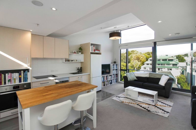 5E/21 Rugby Street, Mount Cook, Wellington - Carousel 1