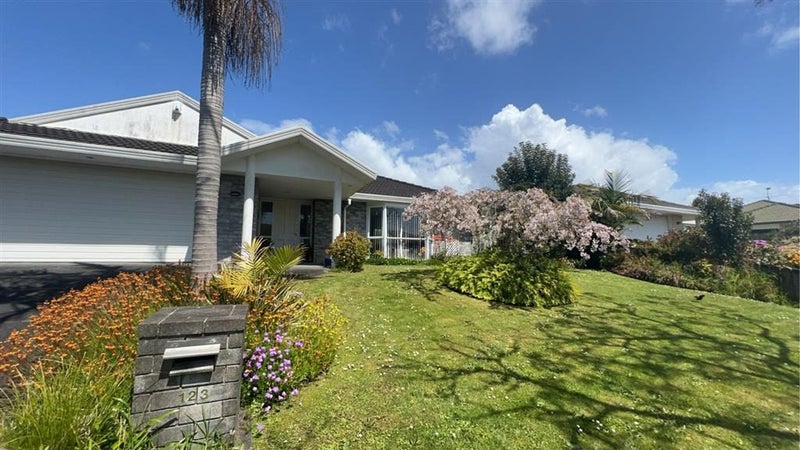 123 Golfland Drive, Golflands, Auckland - Carousel 1