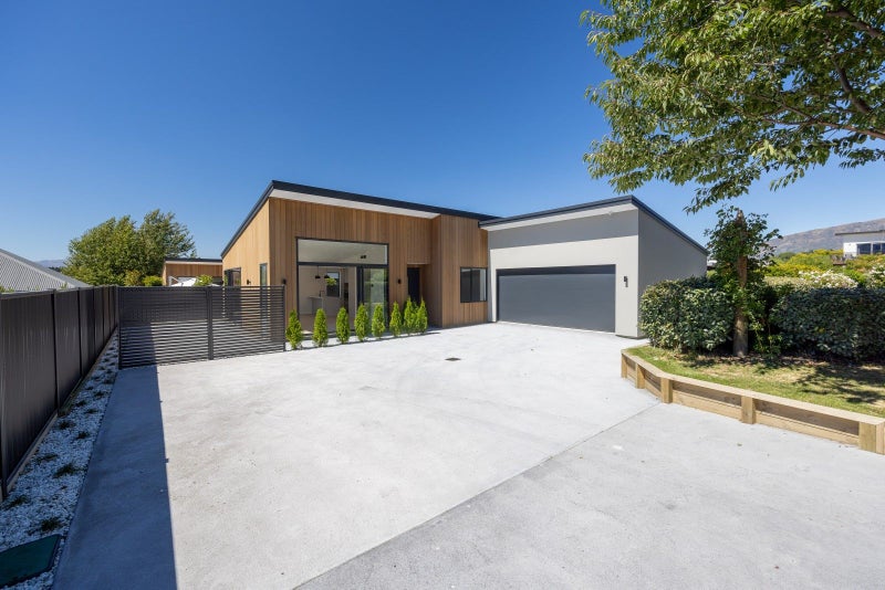 3 Willetts Green, Wanaka - Carousel 2