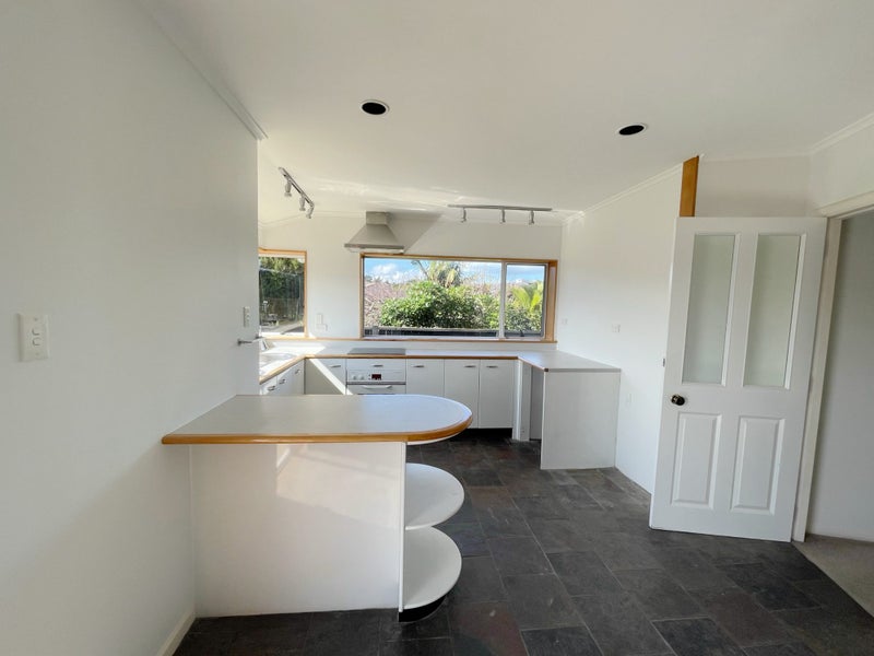 136 Hugh Green Drive, Pinehill, Auckland - Carousel 2