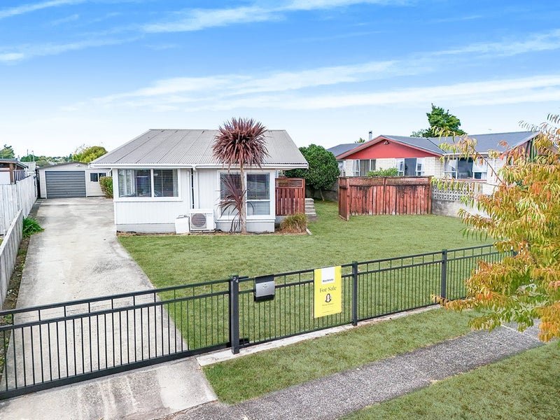 24 Ashurst Avenue, Pukete, Hamilton - Carousel 1