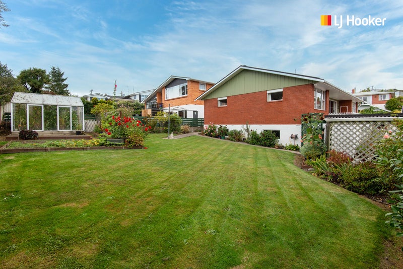 9 Kinmont Crescent, Kinmont Park, Mosgiel - Carousel 2