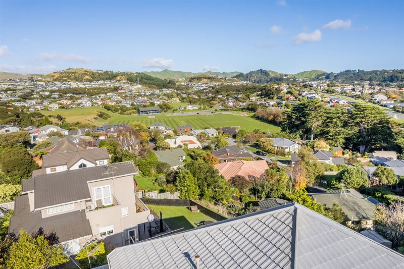 2 Saunders Close, Whitby, Porirua - Carousel 24