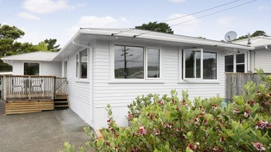 14 Beazley Avenue, Paparangi, Wellington - Carousel 1