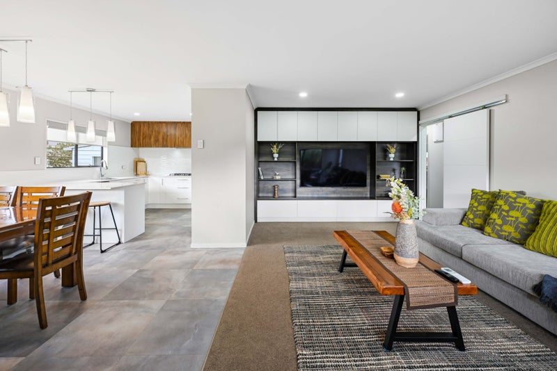 231A Clarkin Road, Fairfield, Hamilton - Carousel 2