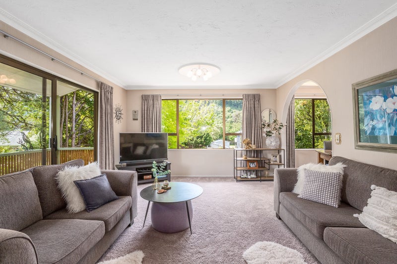 80 Gemstone Drive, Birchville, Upper Hutt - Carousel 2