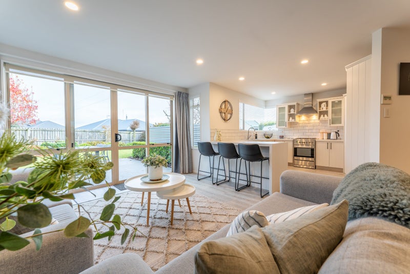 87 Temple Crescent, Gleniti, Timaru - Carousel 1