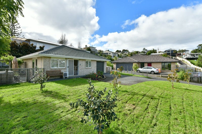 21B Bonita Avenue, Stanmore Bay, Whangaparaoa - Carousel 2