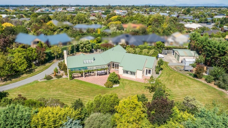 8 Cedar Place, Amberley, Amberley - Carousel 1