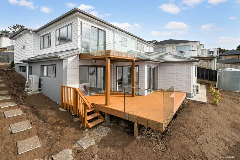 11 Blewitt Court, Swanson, Auckland - Carousel 1