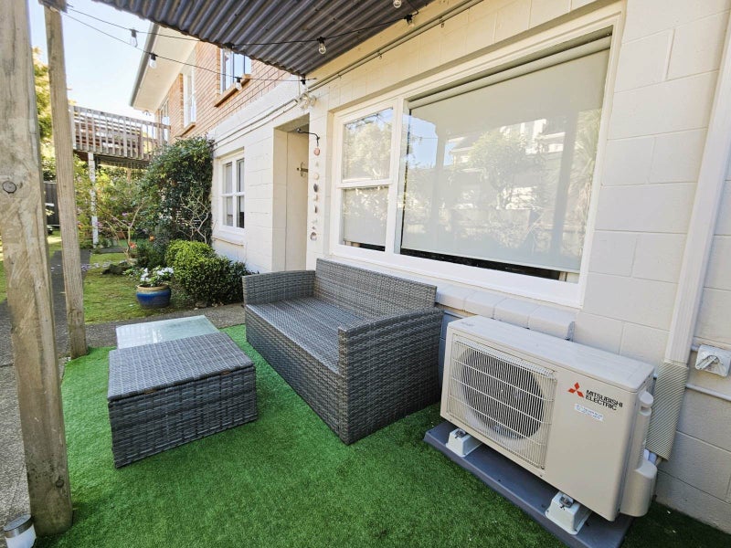 2/7 Domain Street, Devonport, Auckland - Carousel 2