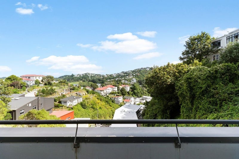 2/93A Kelburn Parade, Kelburn, Wellington - Carousel 12