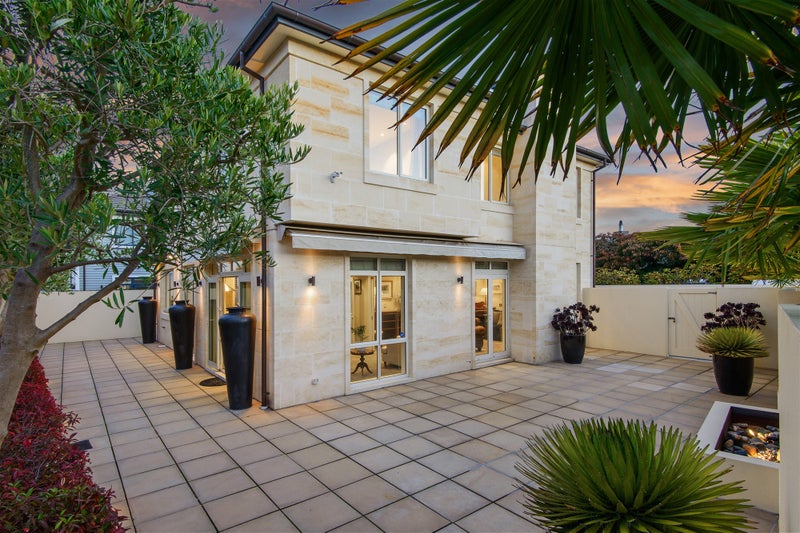 40 McDougall Avenue, St Albans, Christchurch - Carousel 2