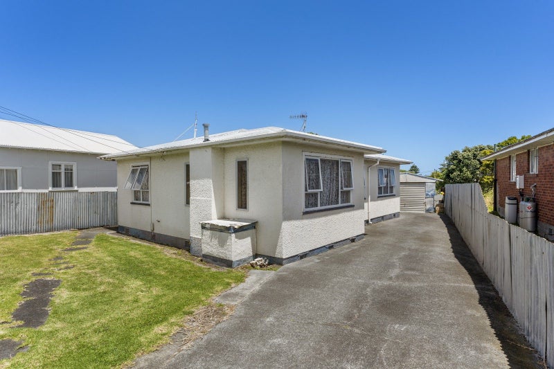 13 Matai Street, Castlecliff, Whanganui - Carousel 1