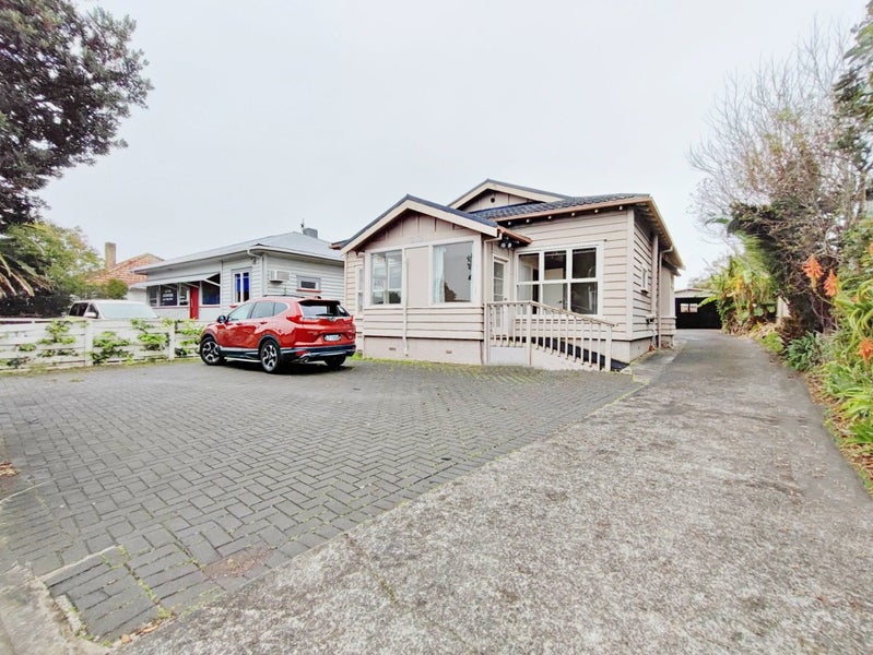 352 Lake Road, Takapuna, Auckland - Carousel 1