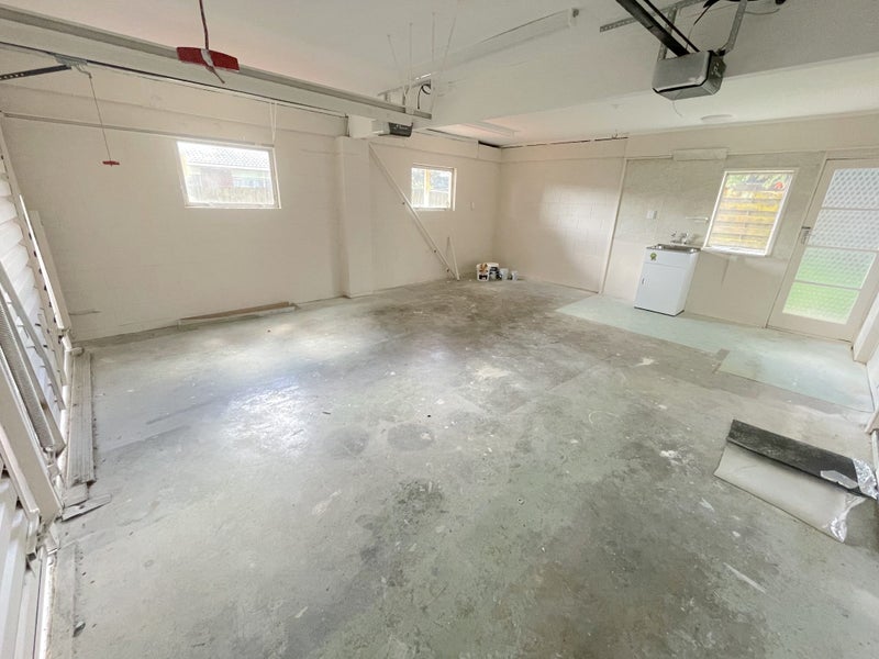 2/23 Esmonde Road, Takapuna, Auckland - Carousel 11
