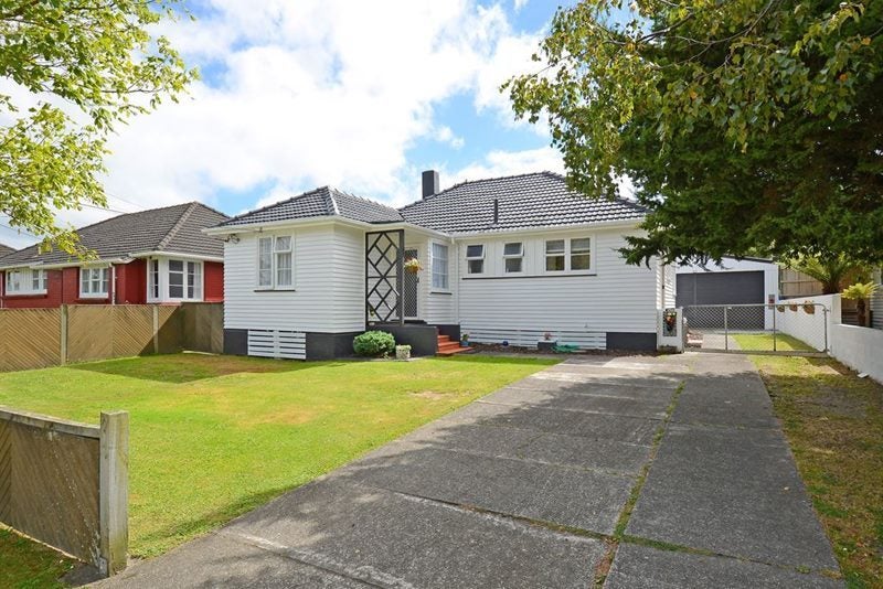 7 Langford Street, Naenae, Lower Hutt - Carousel 1