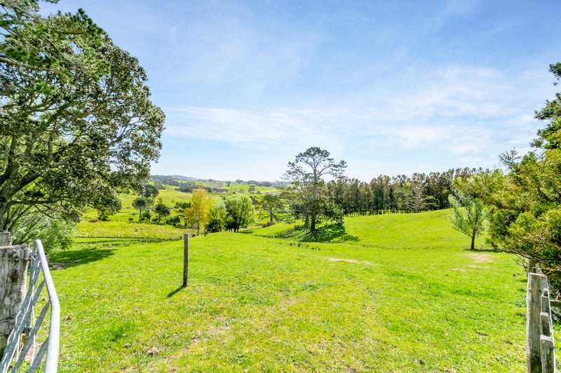 120 Cemetery Road, Silverdale - Carousel 1