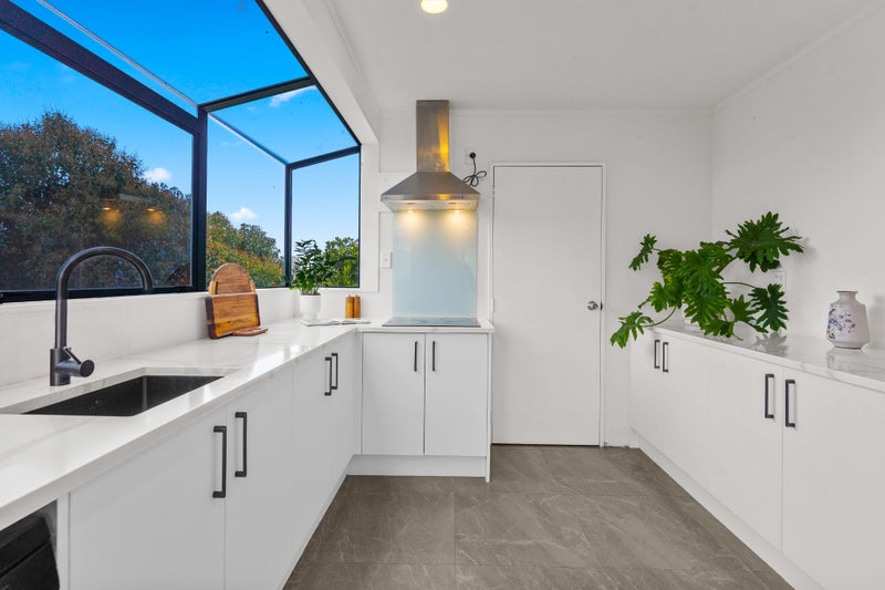 50A Noeleen Street, Glenfield, Auckland - Carousel 1